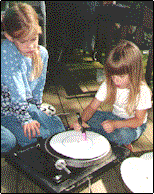 record.gif (15396 bytes)